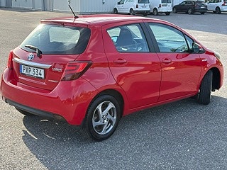 Toyota Yaris 5 of 17