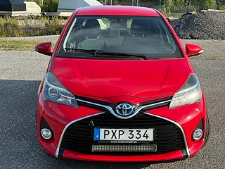 Toyota Yaris 8 of 17