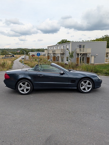 Mercedes-Benz SL350 6 of 9