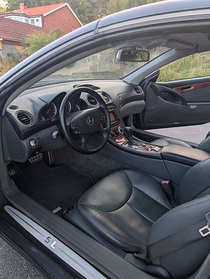 Mercedes-Benz SL350 8 of 9