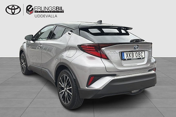 Toyota C-HR 3 of 17