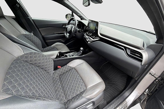 Toyota C-HR 7 of 17