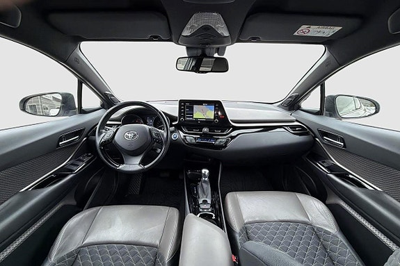 Toyota C-HR 10 of 17