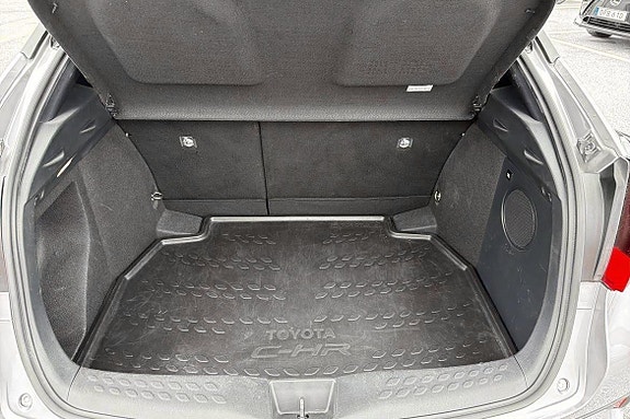 Toyota C-HR 12 of 17