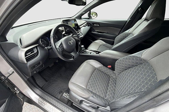 Toyota C-HR 8 of 17