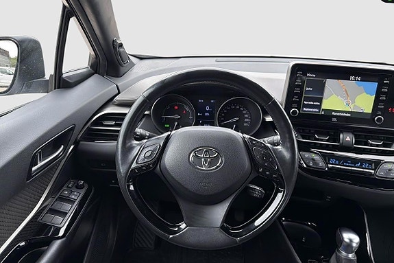 Toyota C-HR 11 of 17