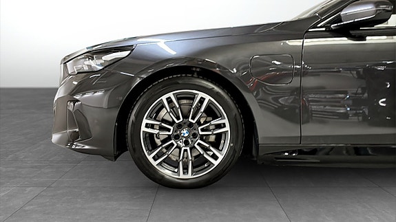 BMW 530e 9 of 9