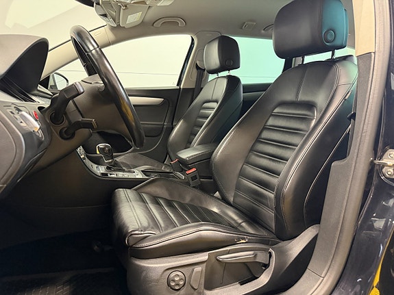 Volkswagen Passat Alltrack 18 of 30