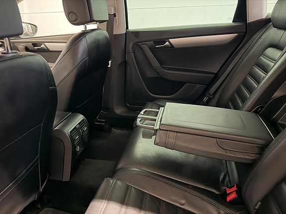 Volkswagen Passat Alltrack 27 of 30