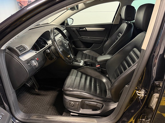 Volkswagen Passat Alltrack 17 of 30