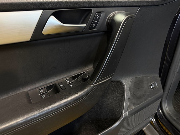 Volkswagen Passat Alltrack 19 of 30