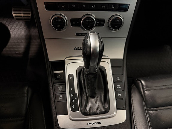 Volkswagen Passat Alltrack 30 of 30