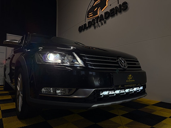 Volkswagen Passat Alltrack 8 of 30