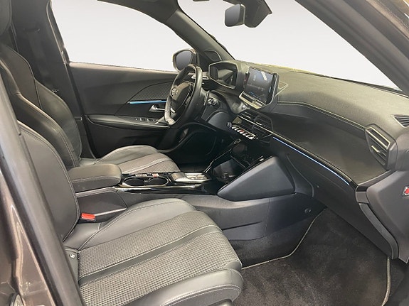Peugeot 2008 15 of 26