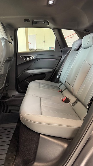 Audi Q4 e-tron 8 of 14
