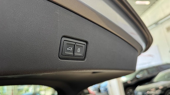 Audi Q4 e-tron 5 of 14