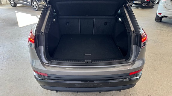 Audi Q4 e-tron 4 of 14