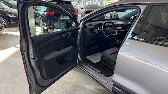 Audi Q4 e-tron 10 of 14