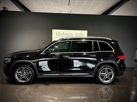 Mercedes-Benz GLB200 2 of 23