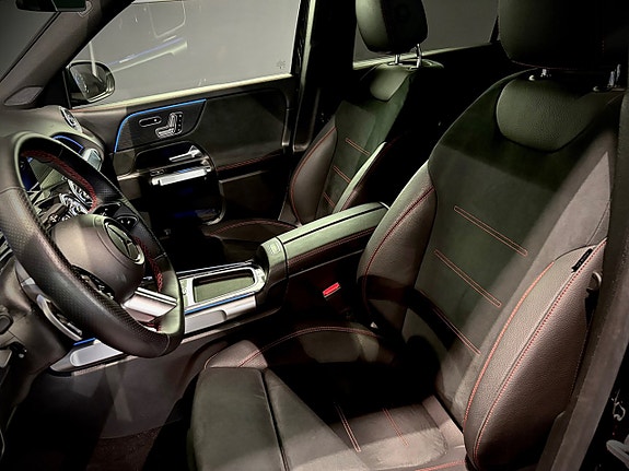 Mercedes-Benz GLB200 10 of 23