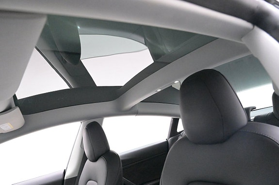 Tesla Model 3 19 of 27