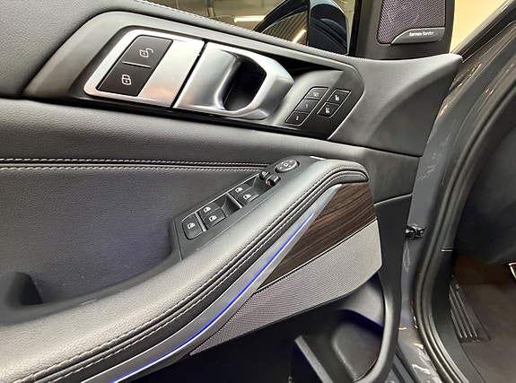 BMW X5 11 of 17