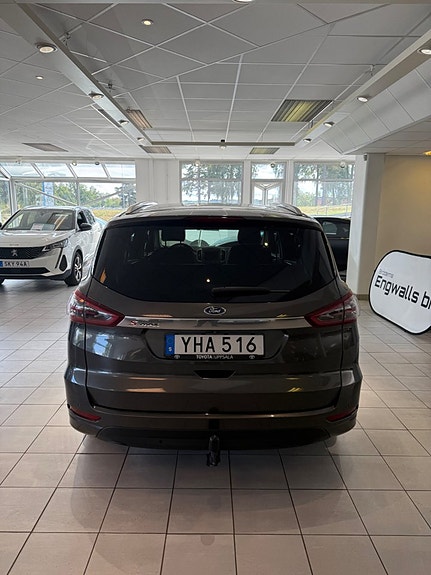 Ford S-MAX 7 of 26