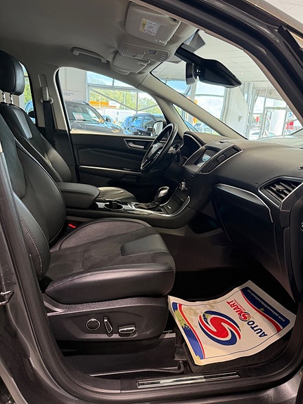 Ford S-MAX 9 of 26