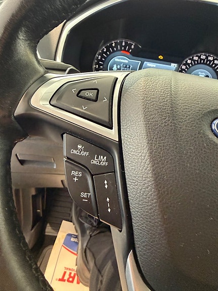 Ford S-MAX 17 of 26