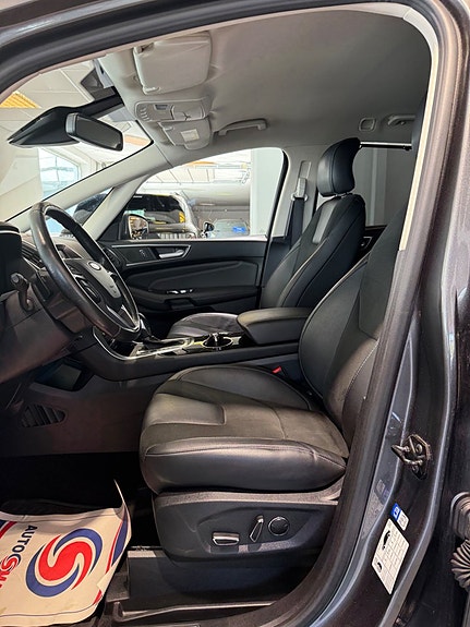 Ford S-MAX 8 of 26