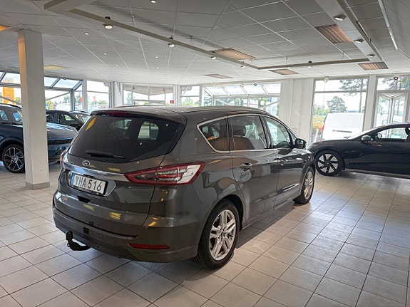Ford S-MAX 3 of 26