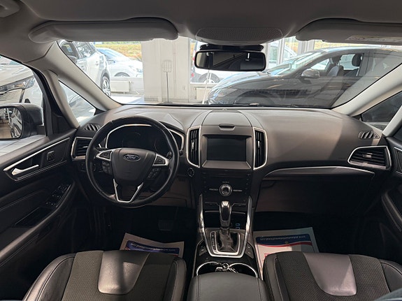 Ford S-MAX 11 of 26
