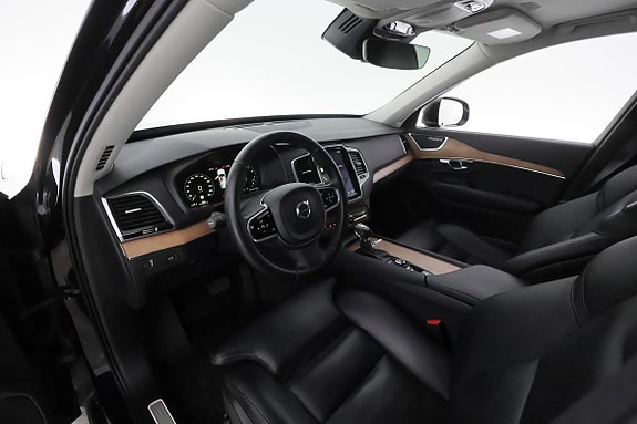Volvo XC90 13 of 30