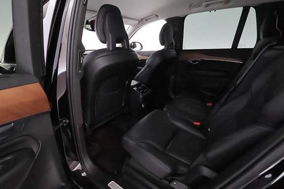 Volvo XC90 19 of 30