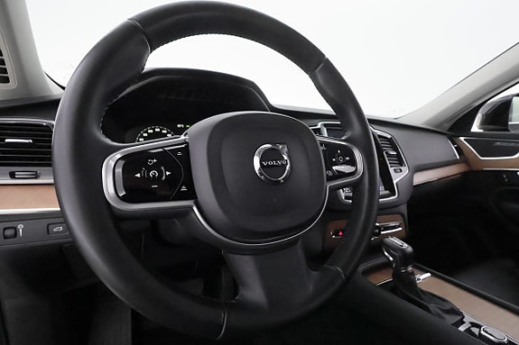 Volvo XC90 17 of 30