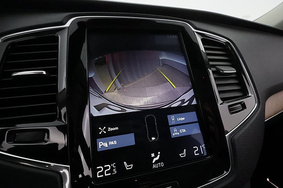 Volvo XC90 25 of 30