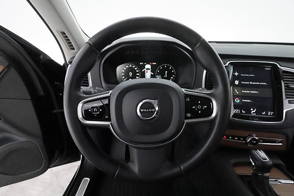 Volvo XC90 16 of 30