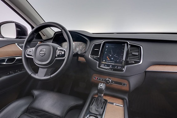 Volvo XC90 15 of 30