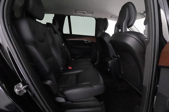 Volvo XC90 20 of 30