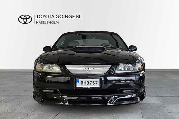 Ford Mustang 6 of 16