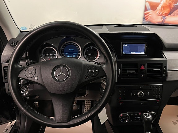 Mercedes-Benz GLK220 12 of 23