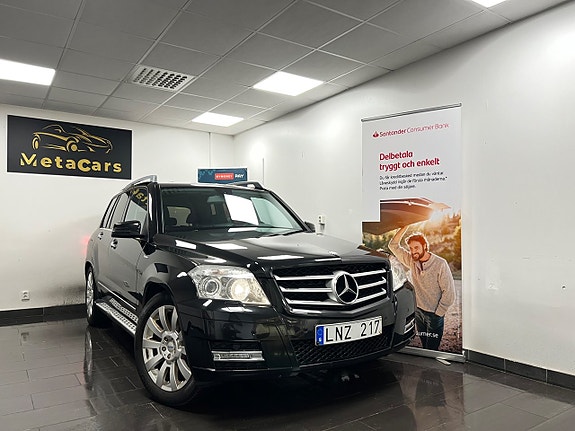 Mercedes-Benz GLK220 2 of 23