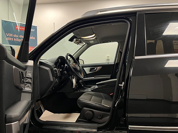 Mercedes-Benz GLK220 8 of 23