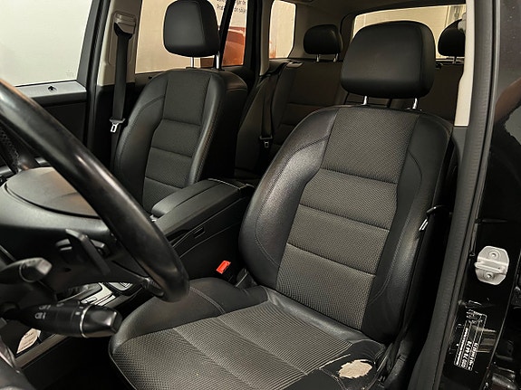 Mercedes-Benz GLK220 9 of 23