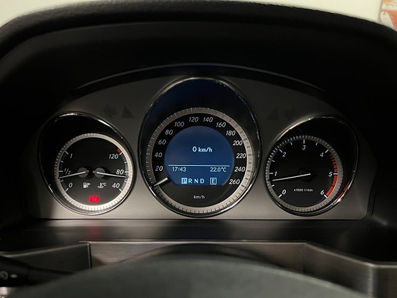 Mercedes-Benz GLK220 13 of 23