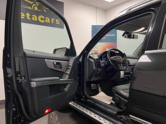 Mercedes-Benz GLK220 7 of 23