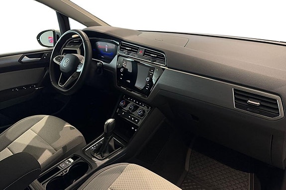 Volkswagen Touran 15 of 23