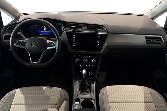 Volkswagen Touran 10 of 23