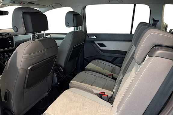 Volkswagen Touran 19 of 23