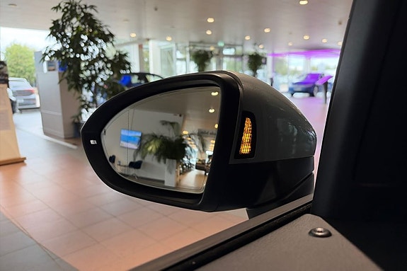 Volkswagen Touran 16 of 23